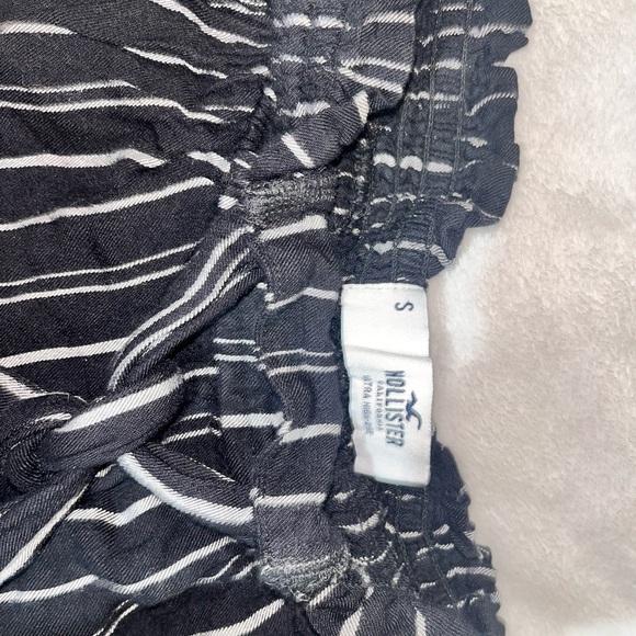 Hollister Charcoal and White Striped Shorts Size Small - Picture 2 of 4